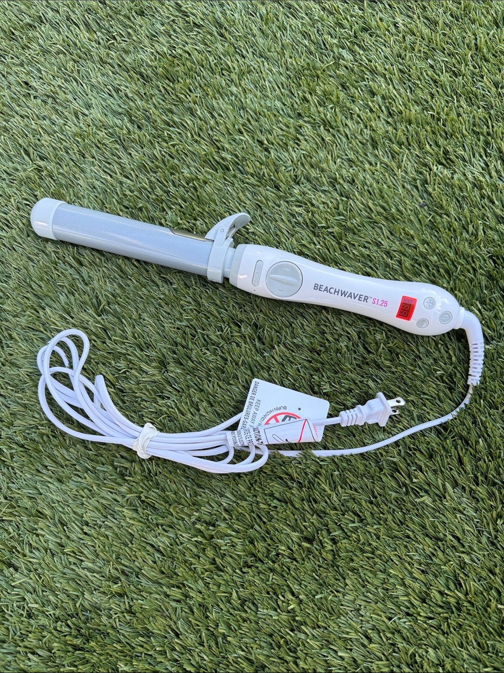 Beachwaver Long Barrel S1.25 White Curling Iron
